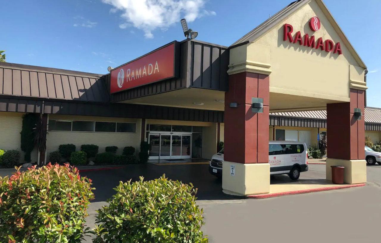 Hotel Ramada By Wyndham Sacramento Exterior foto